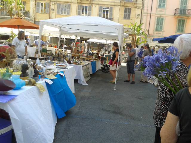 Riviera24- Mercato antiquario 