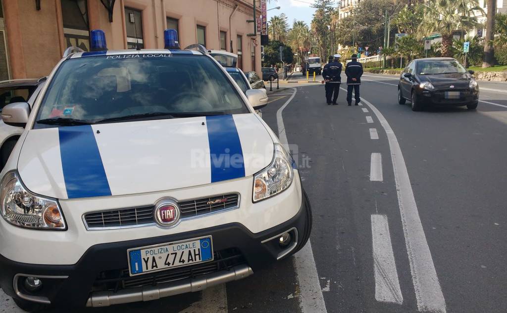 riviera24 - polizia locale municipale sanremo generica posto di blocco