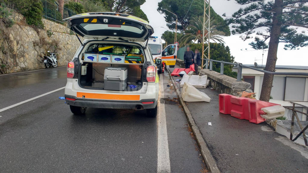 riviera24-Grave incidente ad Ospedaletti, i soccorsi sull'Aurelia