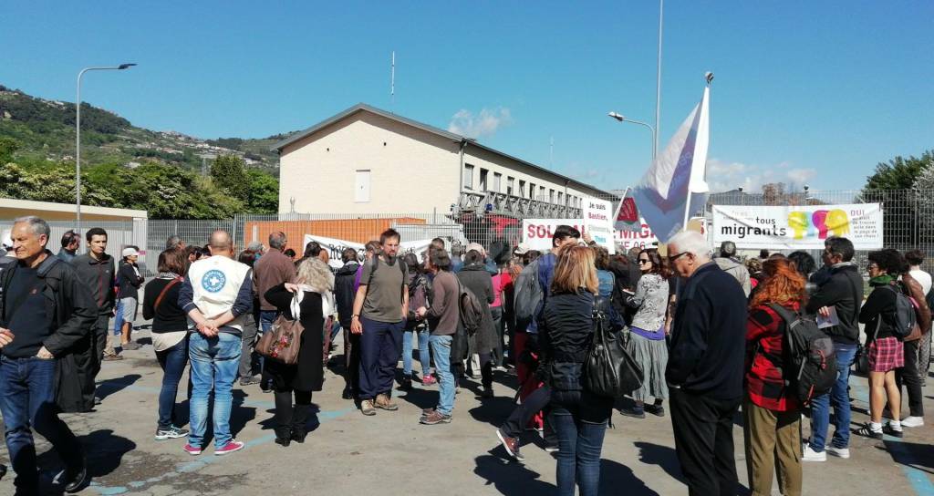riviera24 - marcia migranti ventimiglia