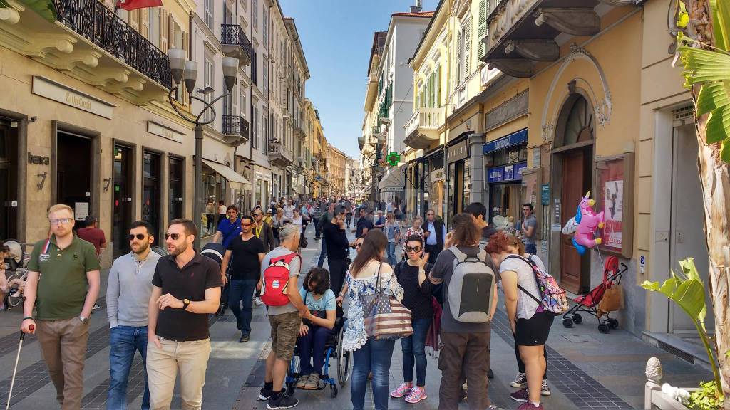 riviera24 - Sanremo, sole, caldo, turisti e tanti in spiaggia