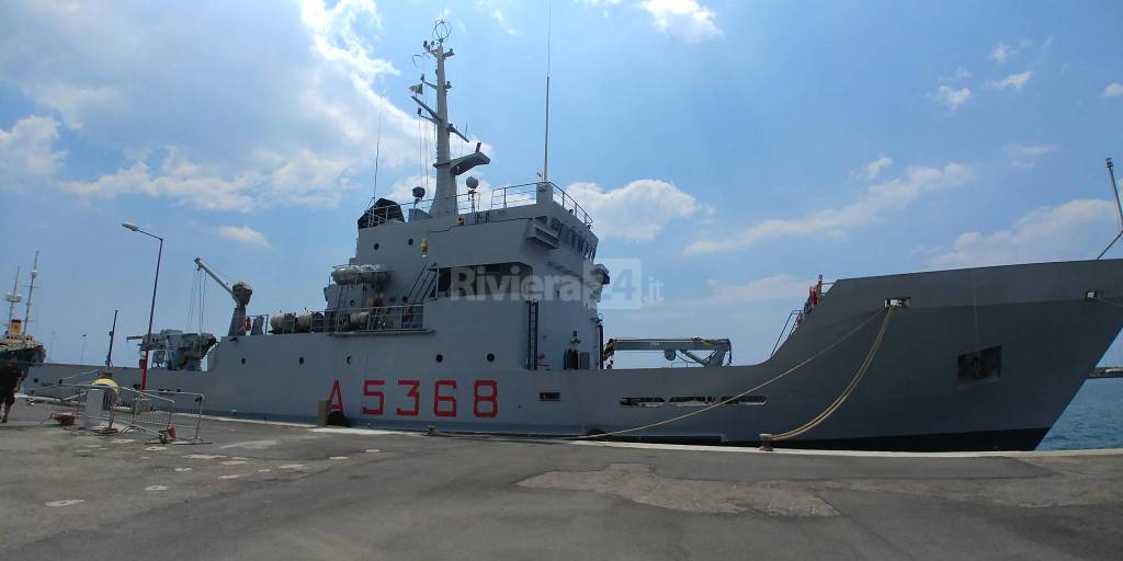 A Portosole di Sanremo nave Palmaria 