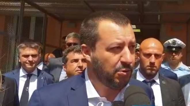 Tensioni Italia-Francia. Salvini si dice pronto a incontrare Castaner e parla dei problemi a Ventimiglia