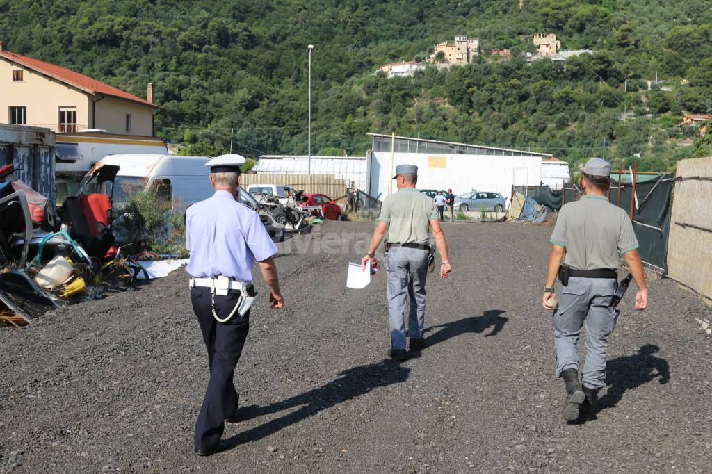 riviera24-Blitz dei carabinieri forestali, sequestrata discarica abusiva in via Braie