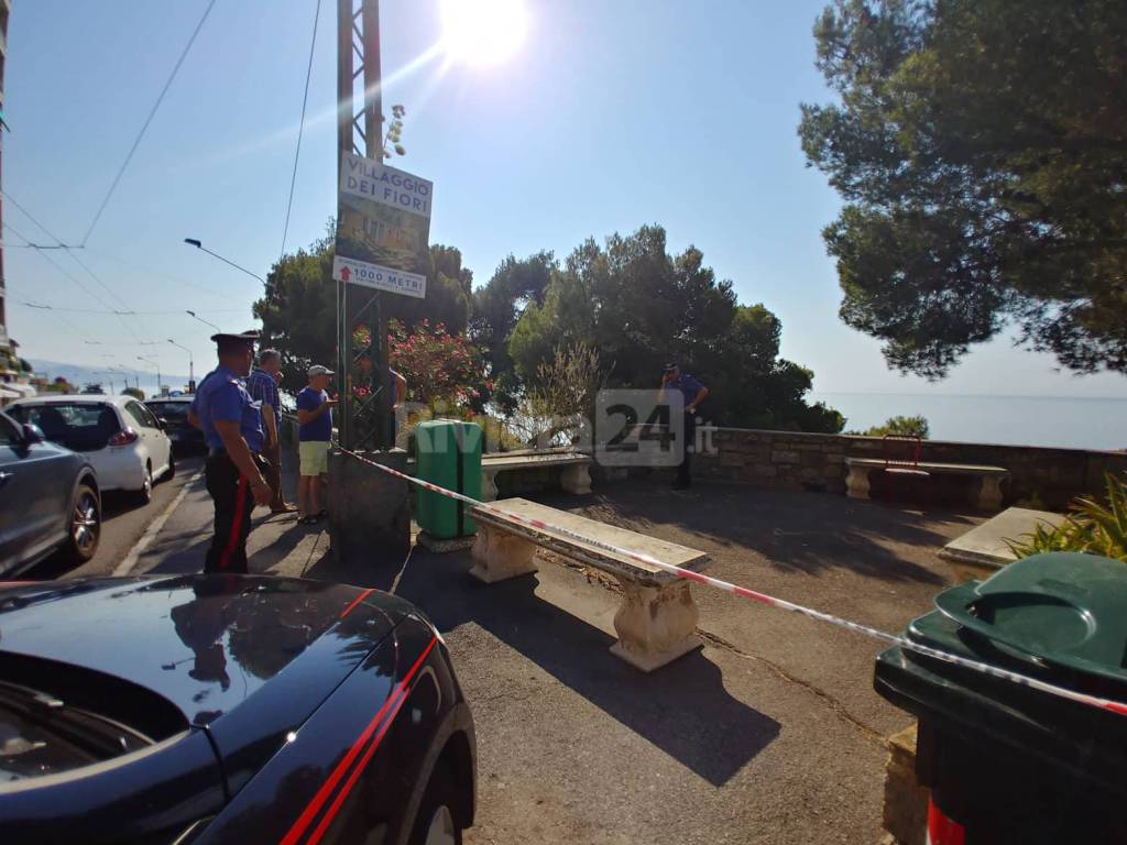 riviera24-precipitano scogliera ospedaletti carabinieri
