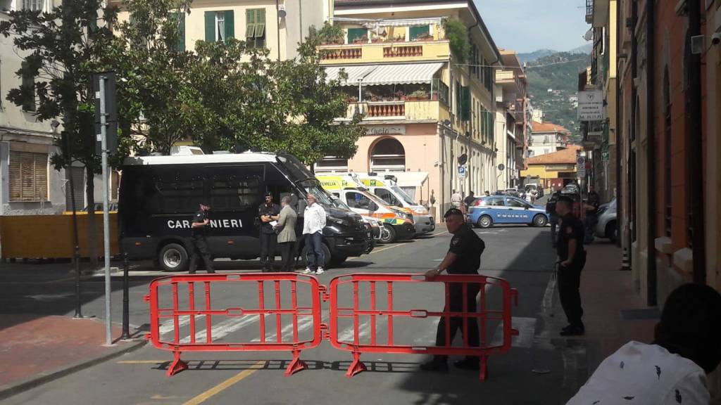 riviera24-Ventimiglia Città Aperta migliaio alla manifestazione per aprire le frontiere migranti