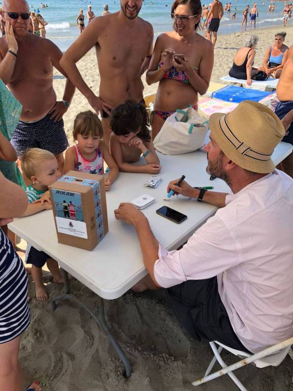 Imperia, il fotografo Settimio Benedusi alla Spiaggia d'Oro