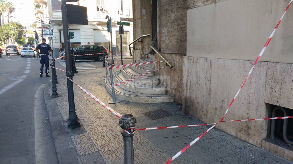 poste centrali chiuse per caduta calcinacci