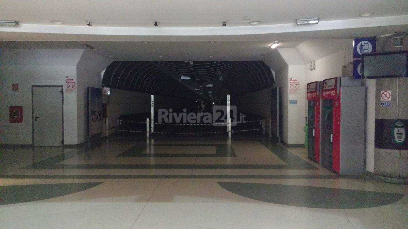 riviera24 - Black out alla stazione dei treni di Sanremo