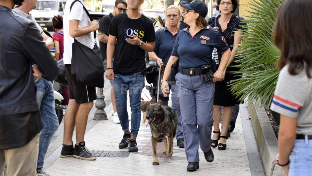 riviera24 - Cane antidroga nelle scuole a Sanremo 