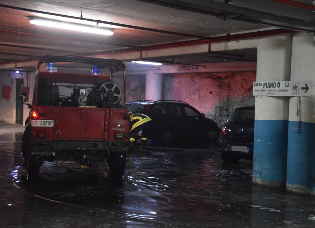 Incendio parcheggio Latte