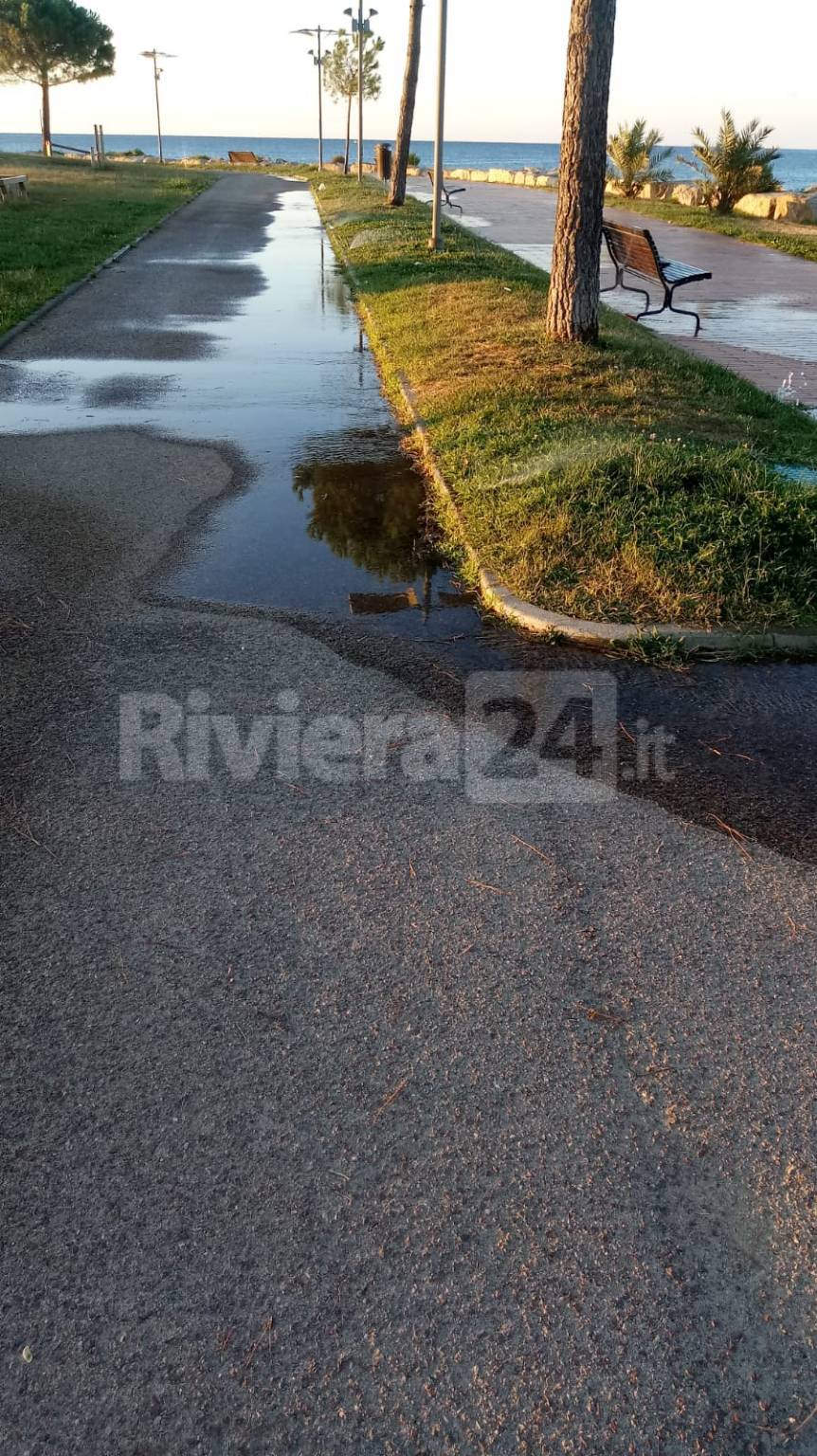Riviera24- Degrado parco urbano Imperia