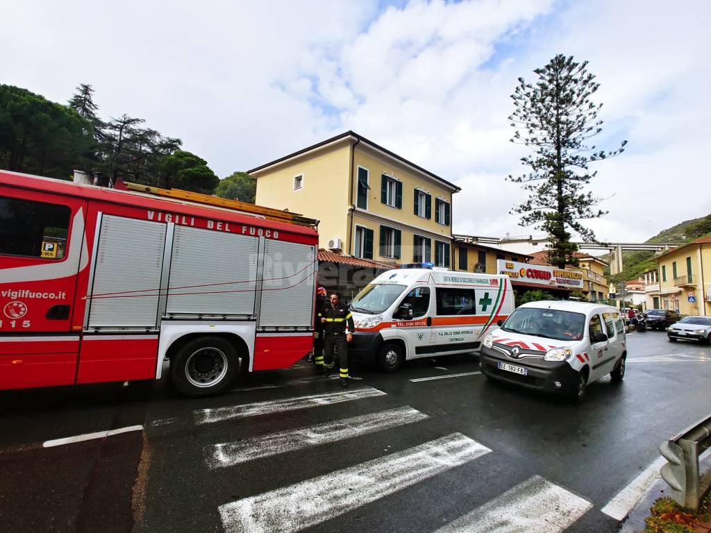 Riviera24- Incendio parcheggio interrato Conad Latte