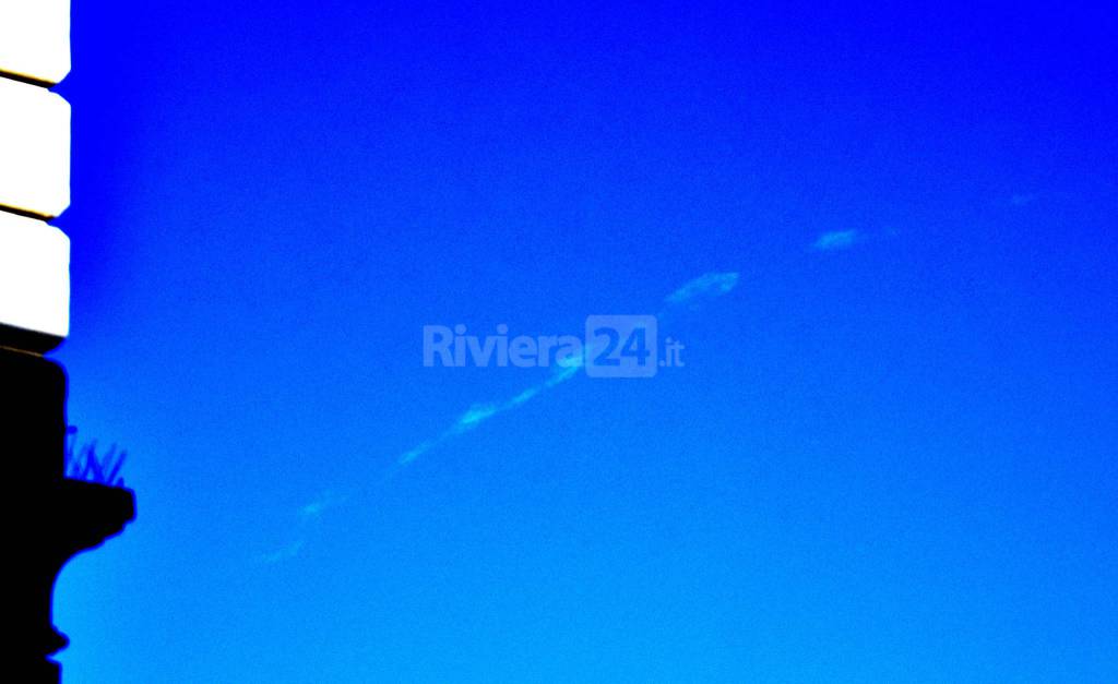 riviera24 - Jet militare supera la barriera del suono nei cieli di Sanremo