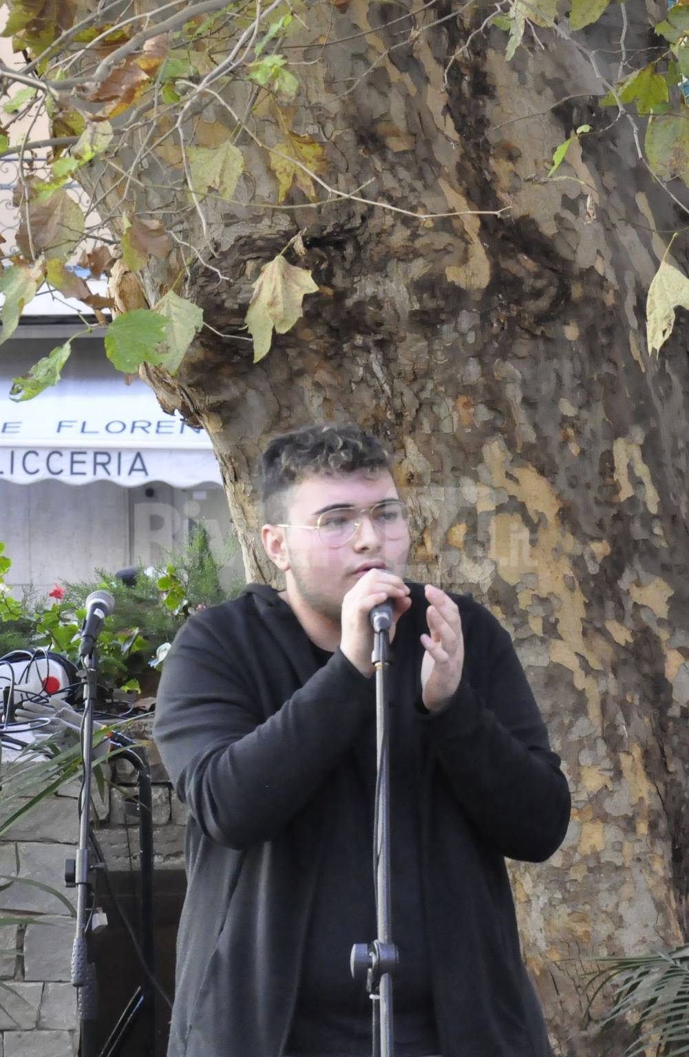 I finalisti di Area Sanremo animano le piazze della città