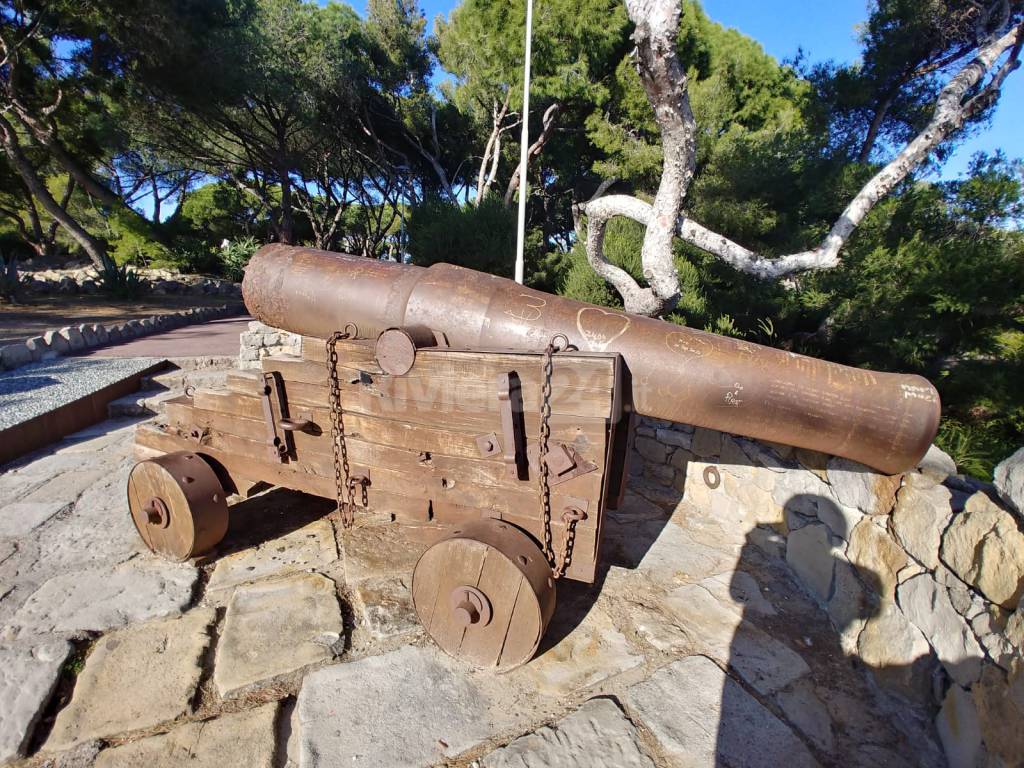 Cannone danneggiato Bordighera