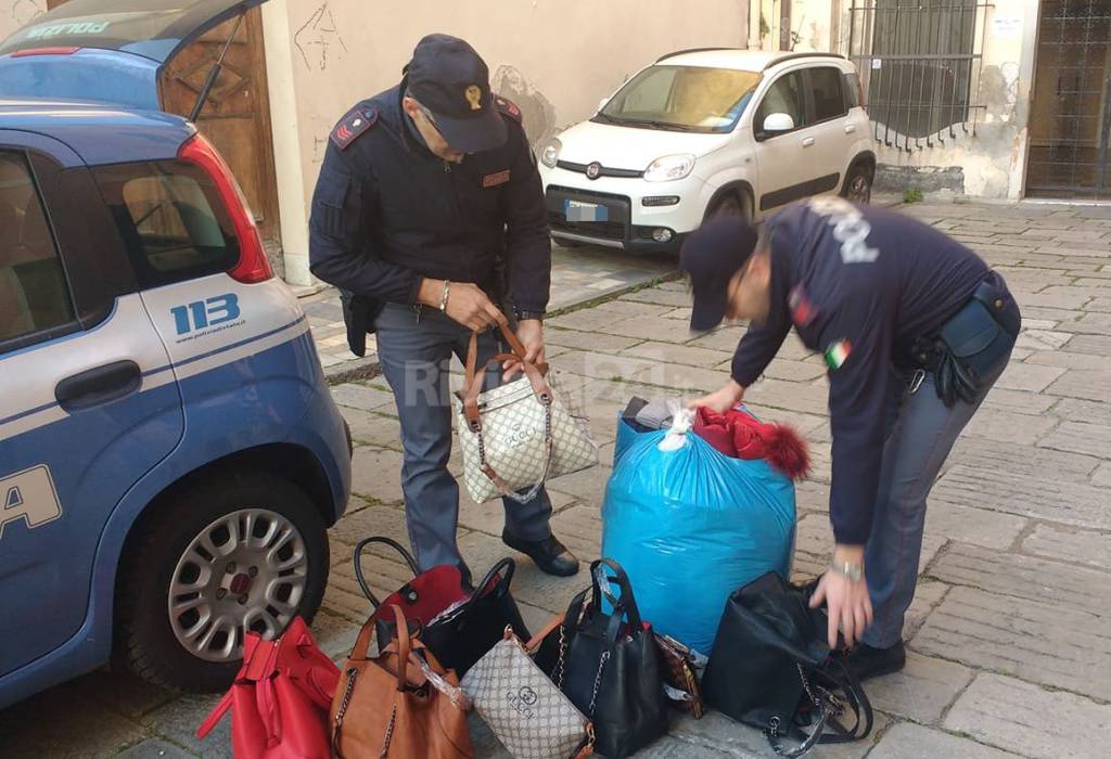 riviera24 - anremo, lotta alla contraffazione: polizia sequestra centinaio di patacche