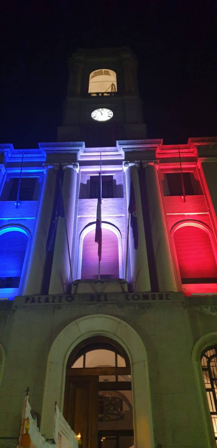 palazzo comunale tricolore francese