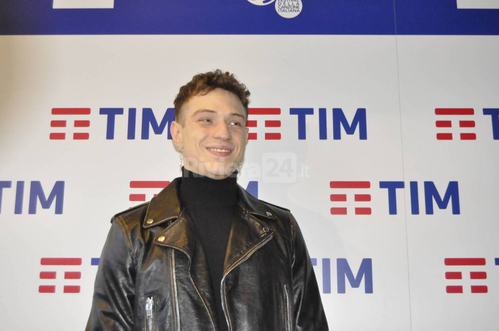 Festival di Sanremo, membro dello staff di Irama positivo: Noemi prende il suo posto nella prima serata