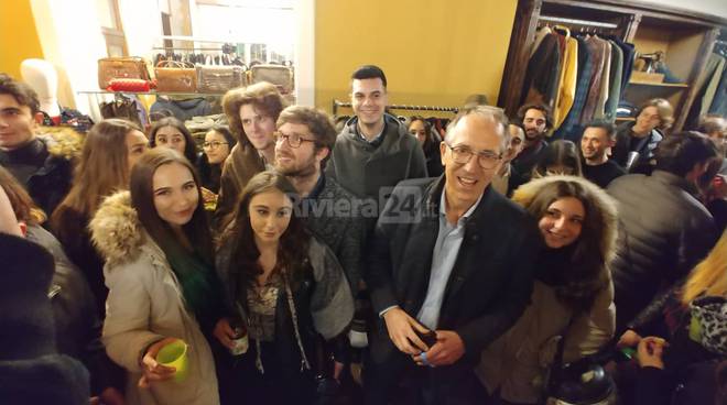 Sanremo, AperiAlby con il botto: una folla di giovani all’evento per il sindaco