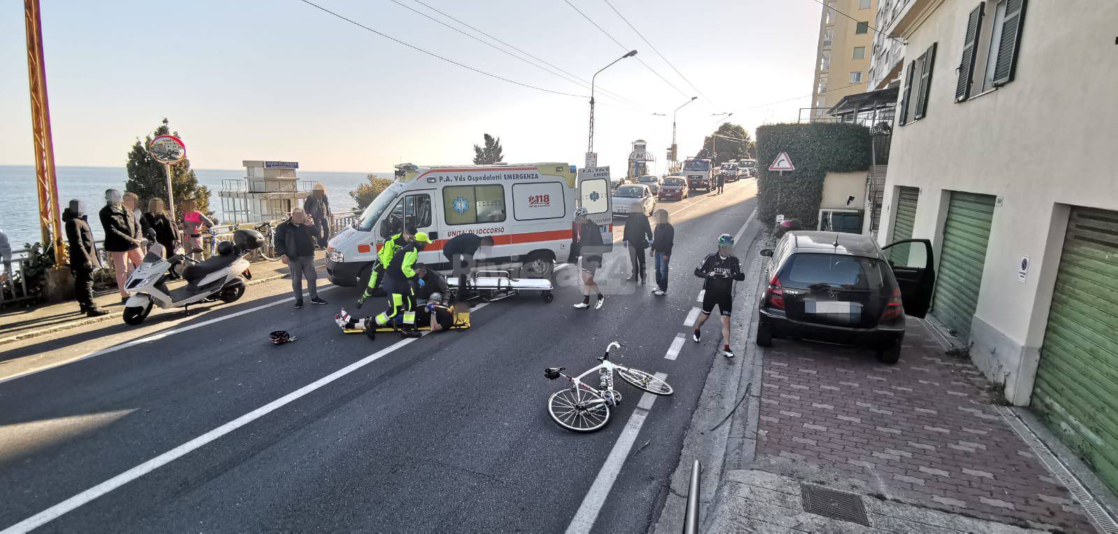 ciclista travolto auto aurelia sanremo 