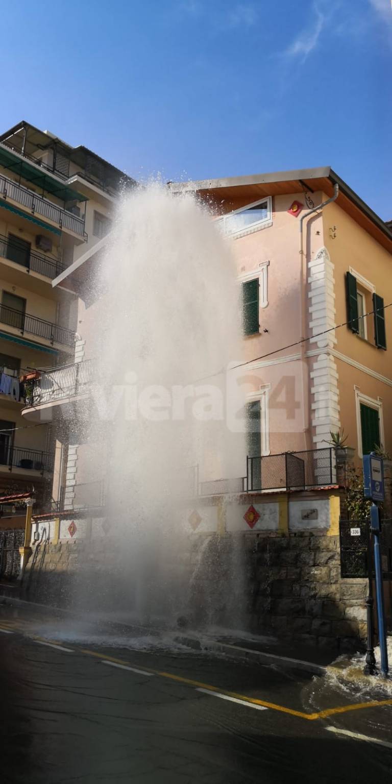 Geyser via Martiri a Sanremo 