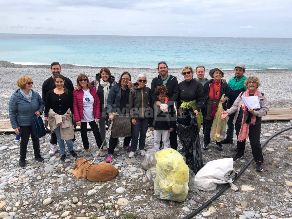 Pulizia spiagge Bordighera