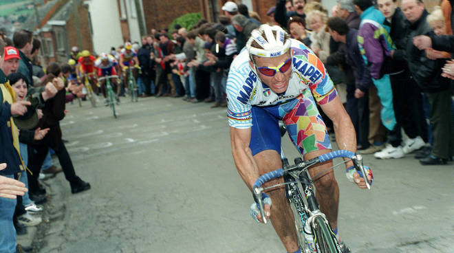 Johan Museeuw al via della 49esima edizione della Granfondo Milano-Sanremo