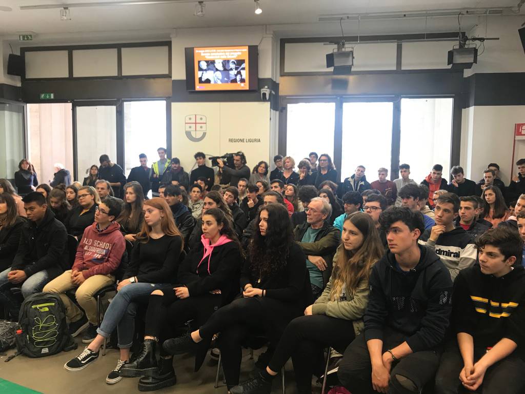 Riviera24- premiazione “Cantautori nelle scuole”