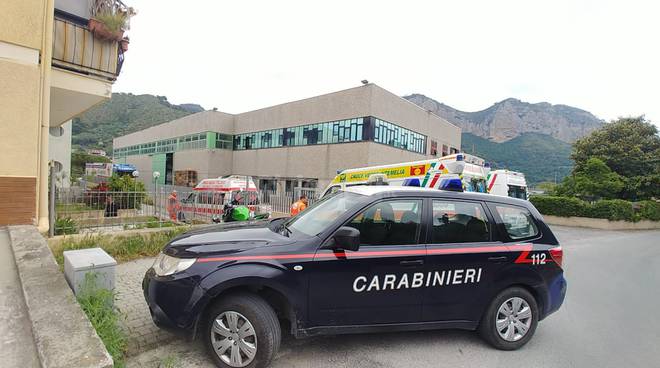 Ventimiglia, crede di aver ammazzato la madre e chiama i soccorsi