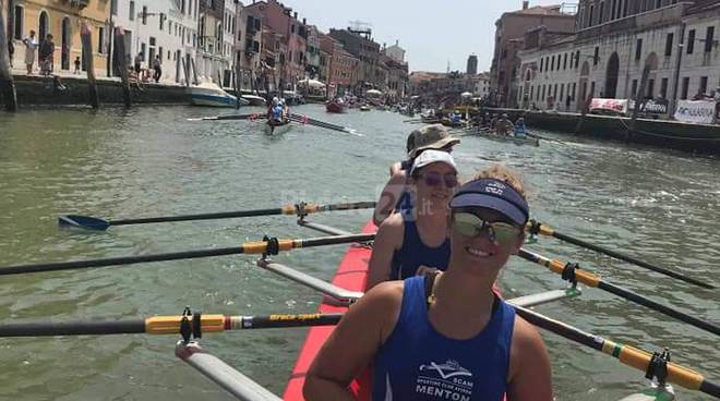 Lo Sporting club Aviron de Menton partecipa alla Vogalonga di Venezia