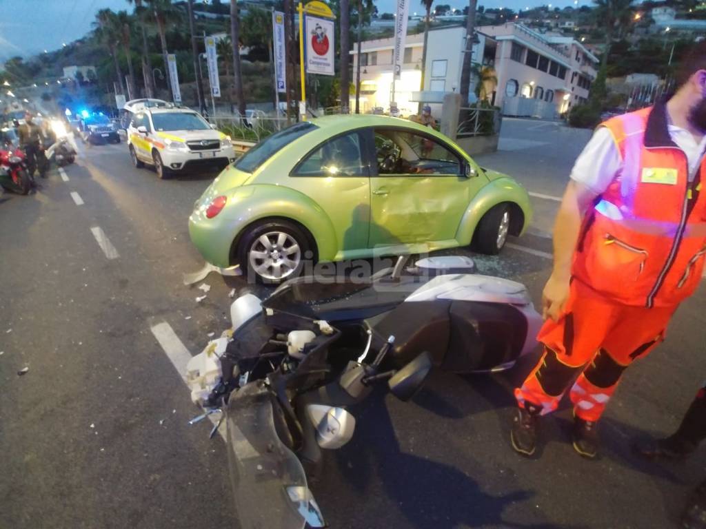 Scontro auto scooter Sanremo