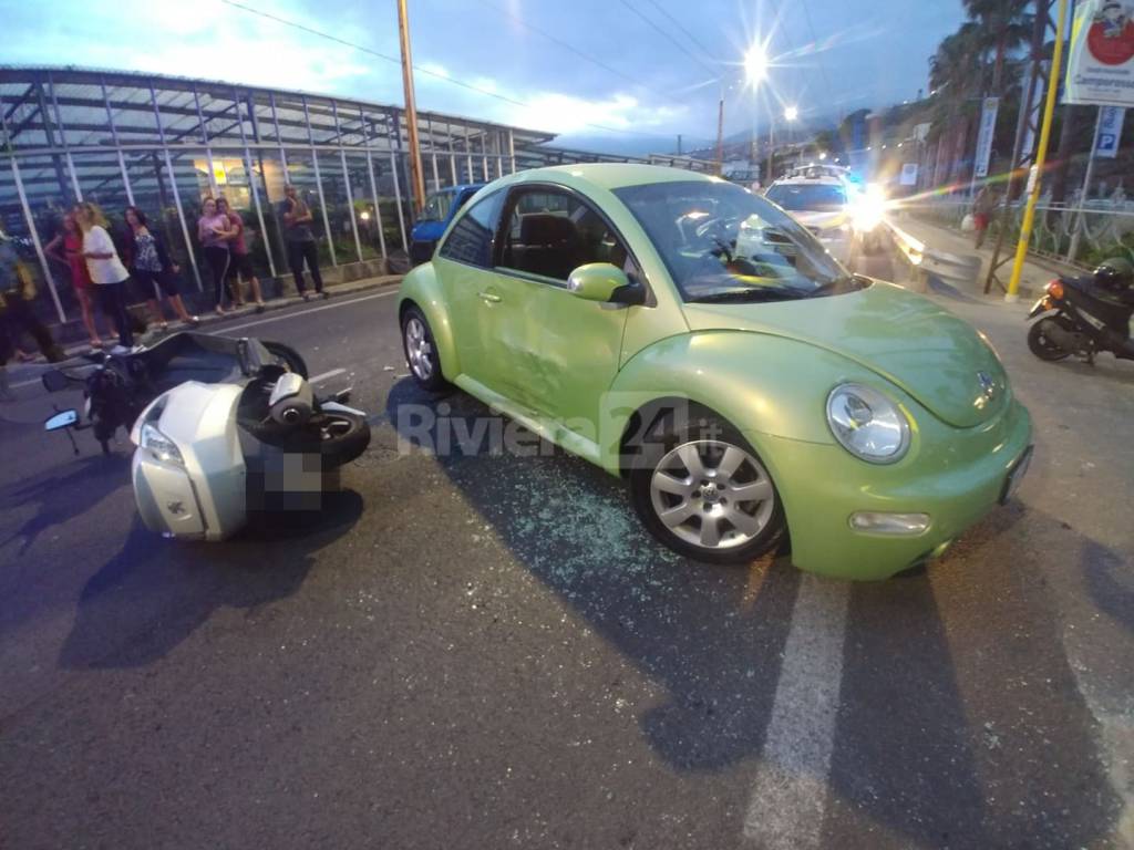 Scontro auto scooter Sanremo