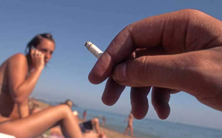 Ventimiglia, il Comune distribuirà gratis 3000 posacenere “da spiaggia”