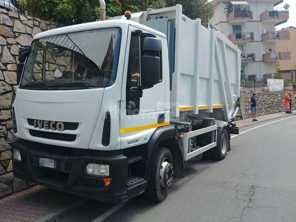 Scontro scooter camion Sanremo