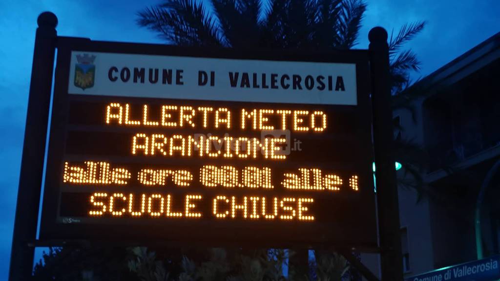 allerta arancione scuole chiuse