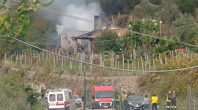 Incendio a Castellaro, la vittima è un sessantenne. Tra le ipotesi del rogo la fuga di gas