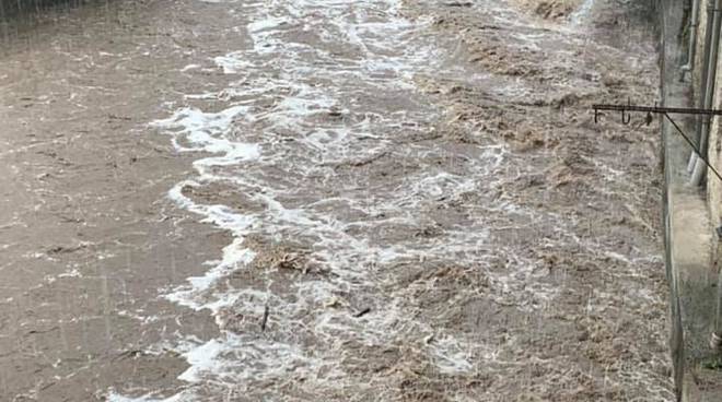 Allerta gialla. Il maltempo colpisce l’entroterra, torrenti in piena a Pigna