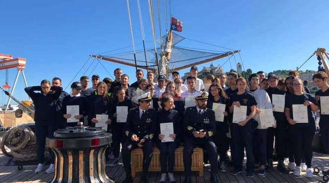 La dianese Maruska Aicardi sulla nave scuola Amerigo Vespucci con studenti di tutta Italia