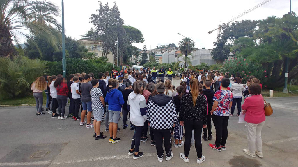 Sanremo, prova di evacuazione alle scuole Pascoli