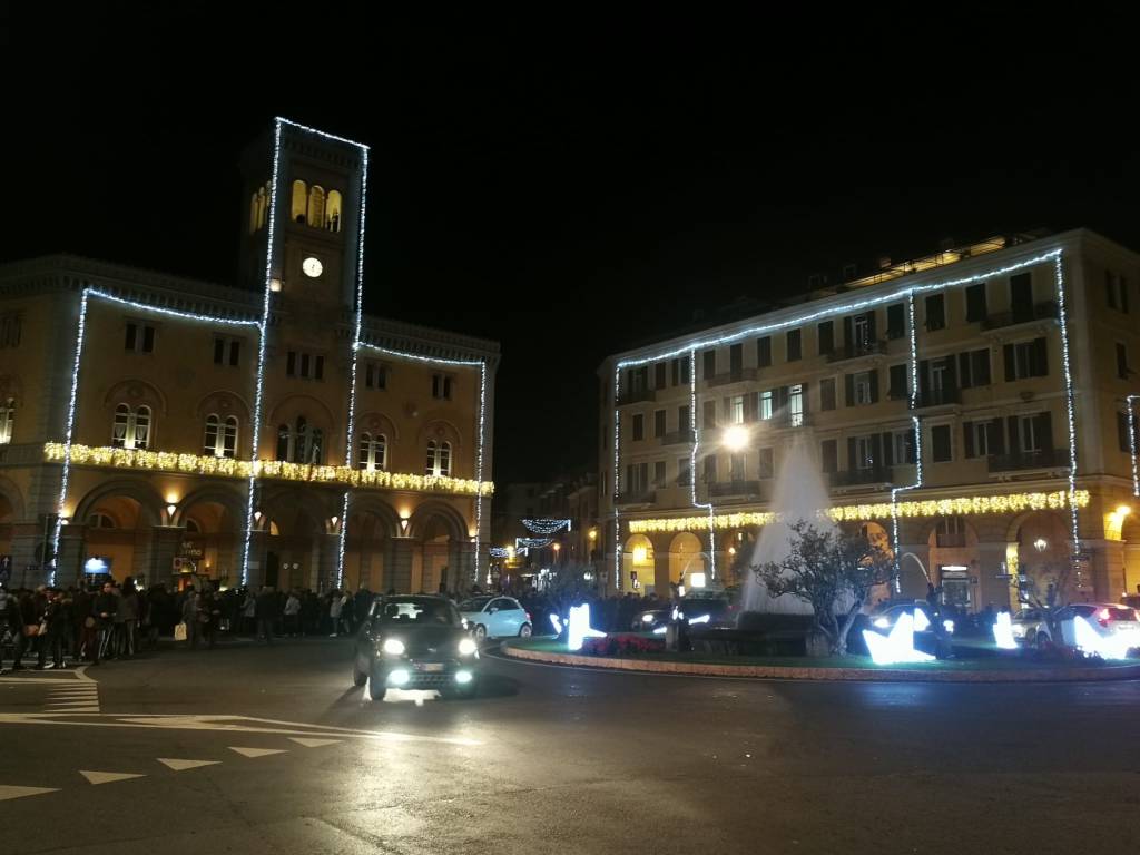 Natale 2019, accese le luminarie a Imperia