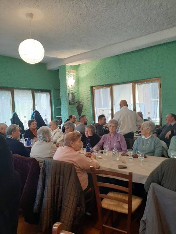 Pranzo anziani Castelvittorio