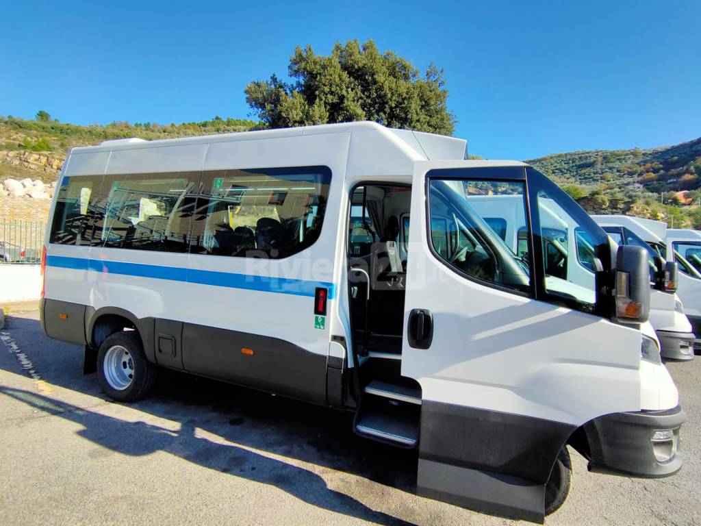 Presentazione autobus Riviera Trasporti