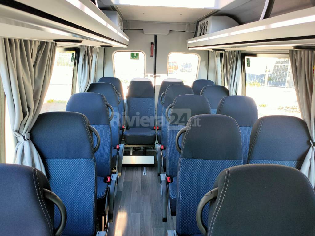 Presentazione autobus Riviera Trasporti