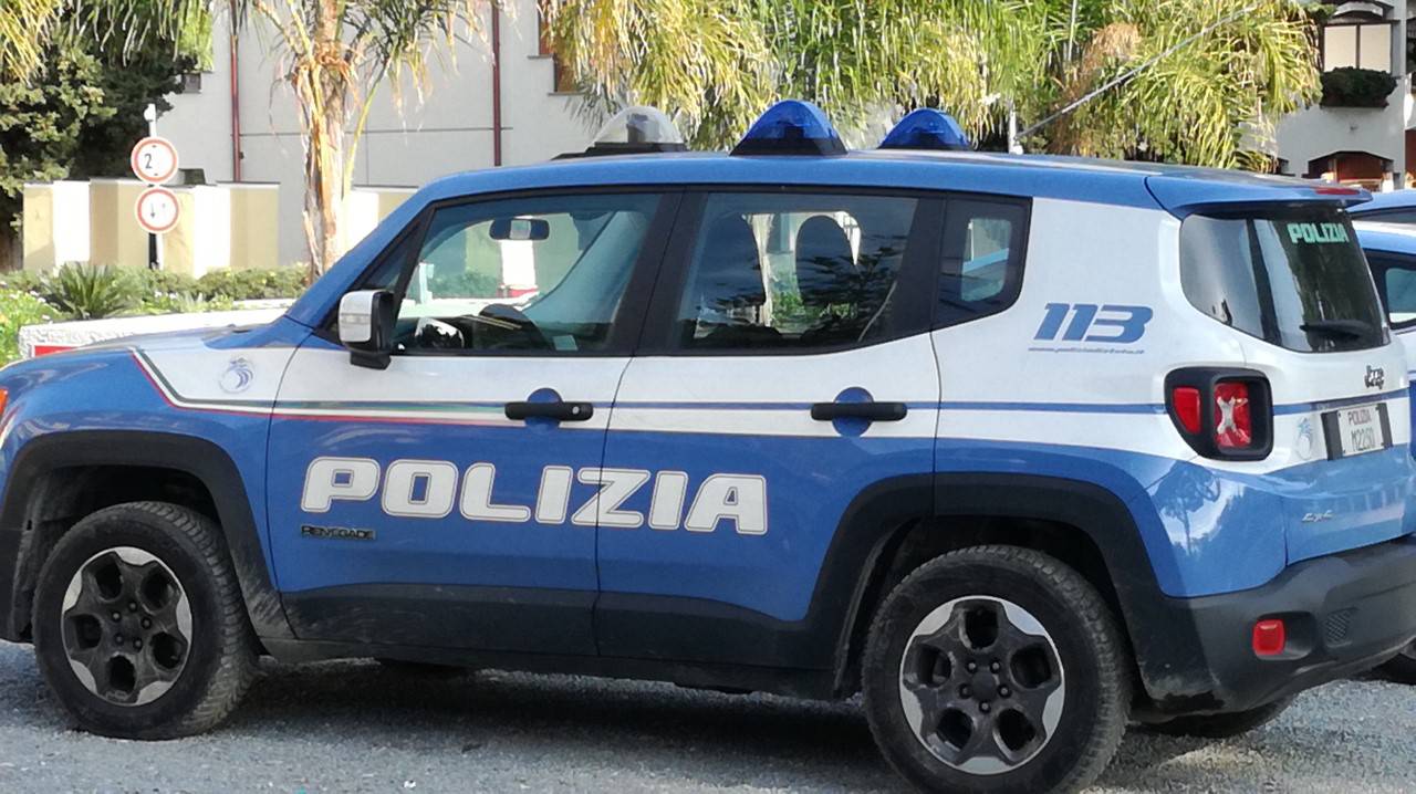 Imperia, racconta alla madre di aver subito violenza. La polizia arresta pedofilo