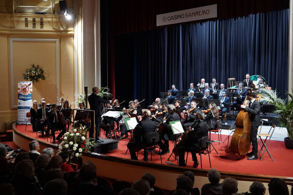 riviera24 - Concerto di Capodanno dell'Orchestra Sinfonica di Sanremo 