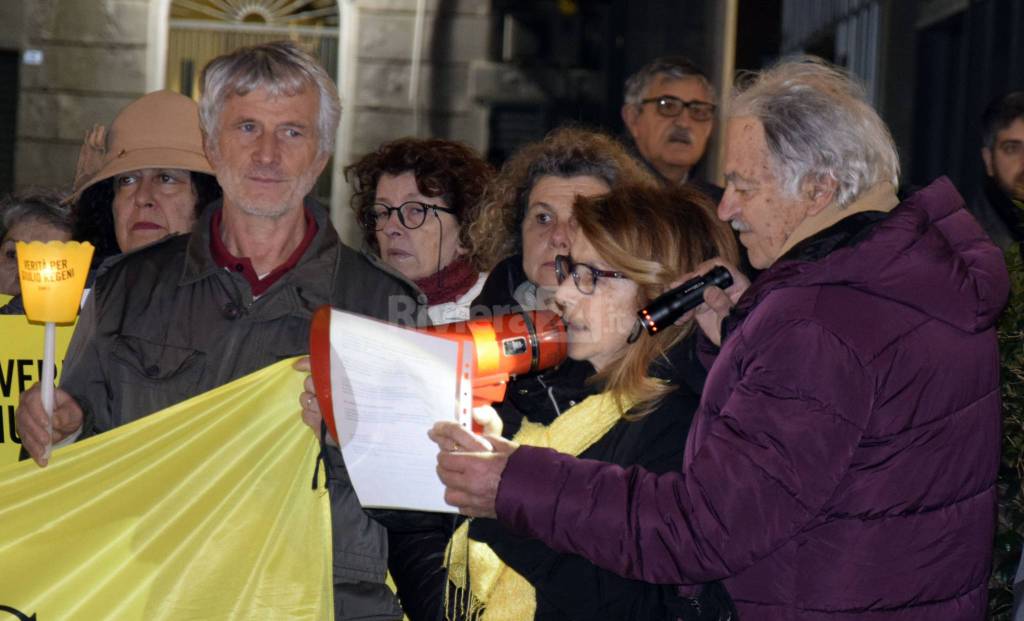 riviera24 - fiaccolata giulio regeni sanremo