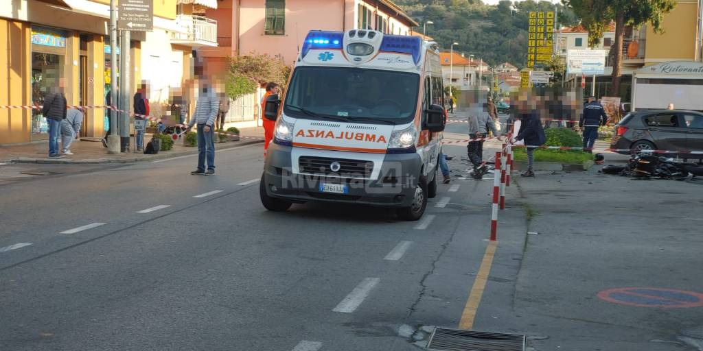 Diano Marina, scontro auto-moto sull'Aurelia