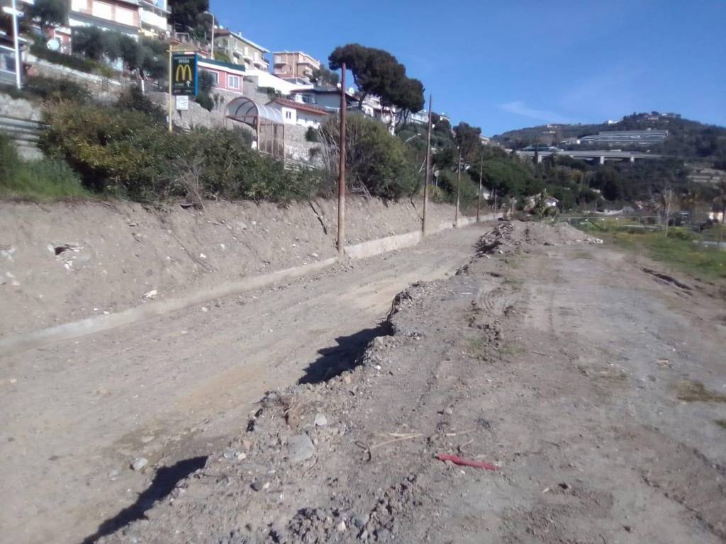 Pista ciclabile tra San Lorenzo al mare e Imperia