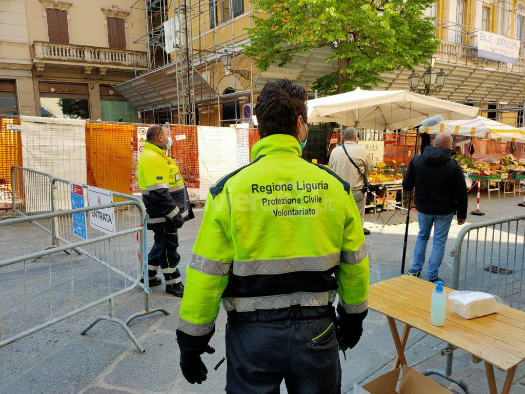 Imperia, mercato agroalimentare in via Cascione